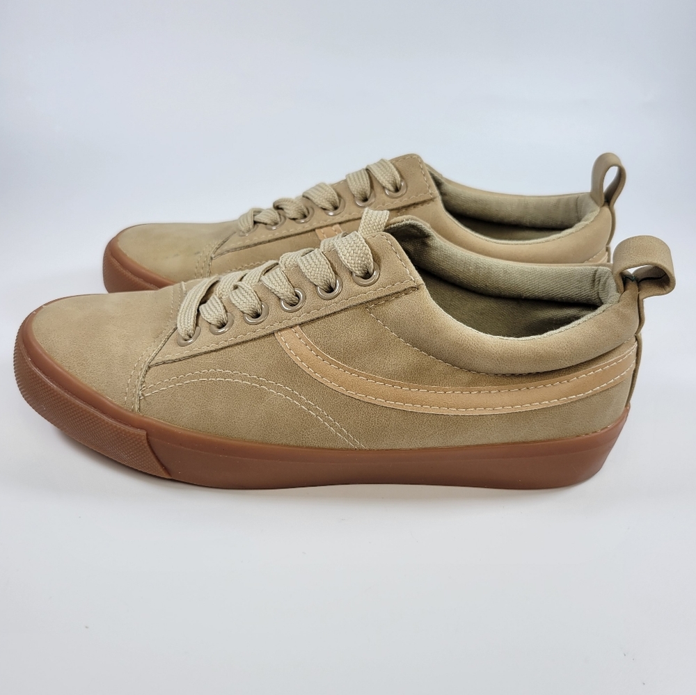 Twisted Womens Lace Up Faux Leather Sneakers Beige Size 6
